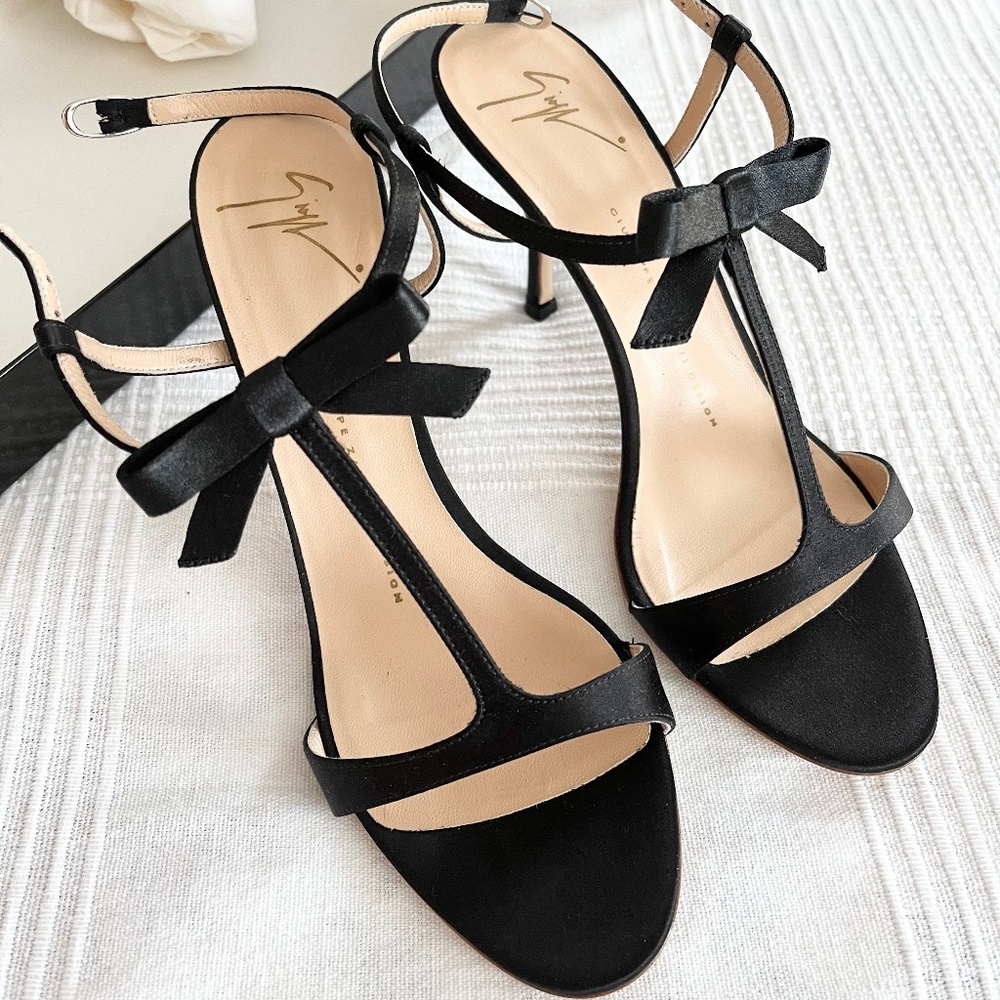 NWT Designer Giuseppe Zanotti gorgeous black satin bow strap sandals 8.5